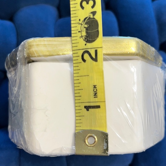 NWT Gold and White Bee Trinket Jewelry Accent Box - Picture 11 of 14